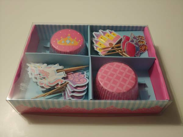 Cupcake Decor Set - New in Kitchen & Dining Wares in Burnaby/New Westminster
