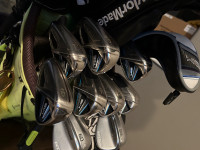 Taylormade Sim Max Irons 5-AW (left)