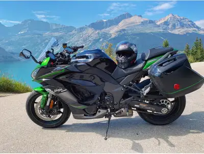 2022 Kawasaki Ninja 1000sx sport touring motorcycle. Mature owner, original owner, mostly highway mi...