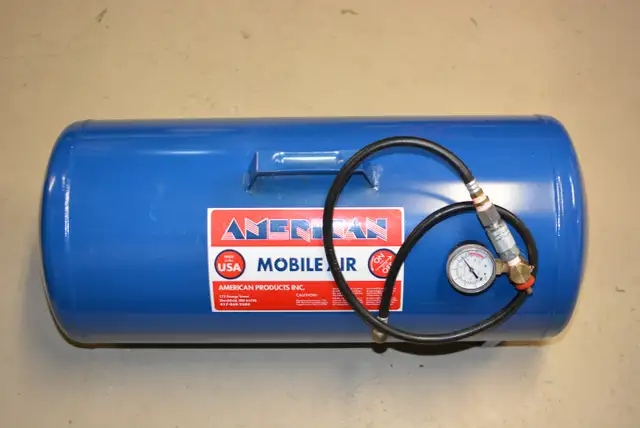 Like New 11 Gallon Portable Air Pig, 30’ Air Hose, & T Fitting in Other in Barrie - Image 2