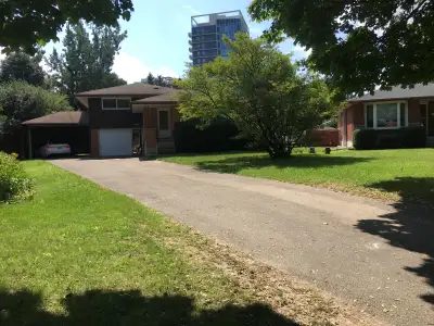 20 cardill house rental near UW & WLU, 10 mins walking Location: 20 Cardill Crescent, Waterloo, ON N...