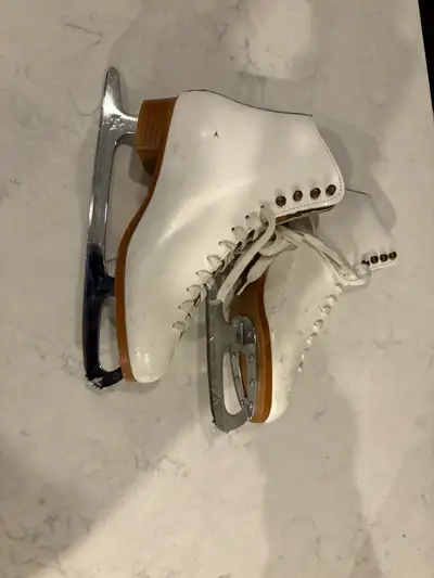 women’s size 10 quality figure skate , View more