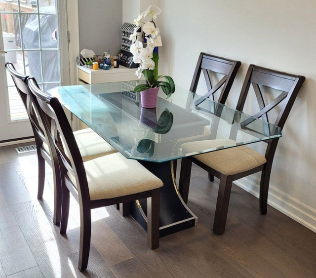 Glass top dinning table with 4 wooden chairs in Dining Tables & Sets in Oakville / Halton Region - Image 2