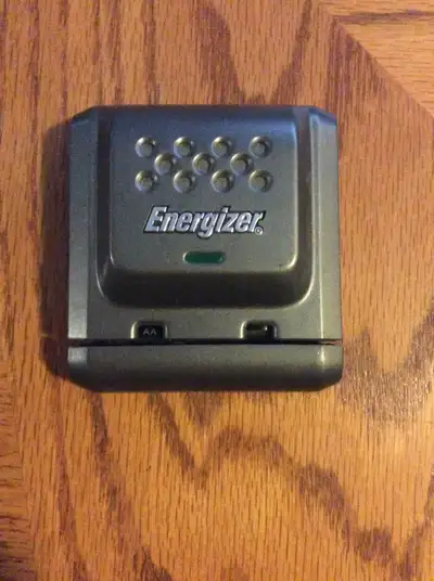 Energizer NiMH AA-AAA CHDC-CA Compact Battery Charger, View more