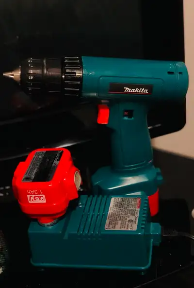 Drill with batteries , View more