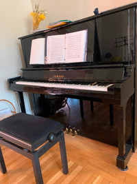 Piano yamaha UX30