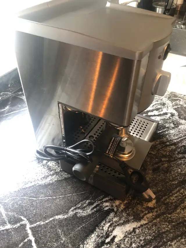 Breville Cafe Roma in Coffee Makers in City of Toronto - Image 6