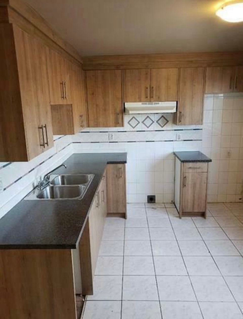 Duplex for rent Falconridge 5