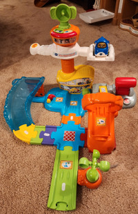 VTech Go! Go! Smart Wheels Take Flight Airport