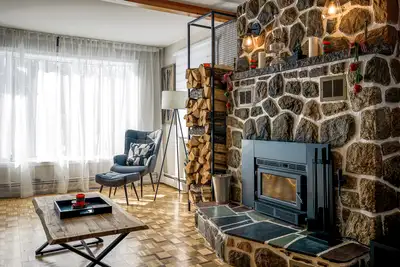 Renovated Chalet Saint Gabriel 5min walk from Lake Maskinongé Book now and save with our Specials!!...