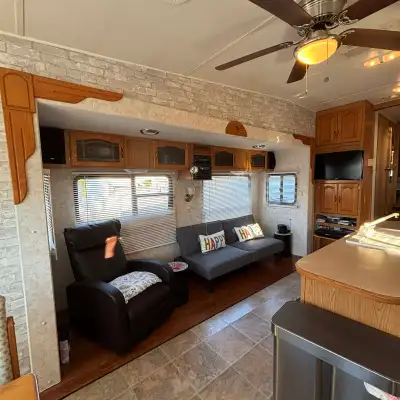 À vendre fifthwill fixte sur pilloties, View more