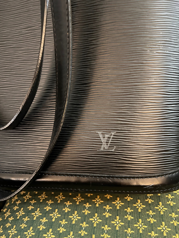Louis Vuitton Multi-Purchase Bag in Women's - Bags & Wallets in Ottawa - Image 3