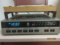 Radio  électrique AM FM GE Model: 7-422A