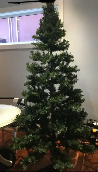 Christmas tree 7 feet - used last season, View more