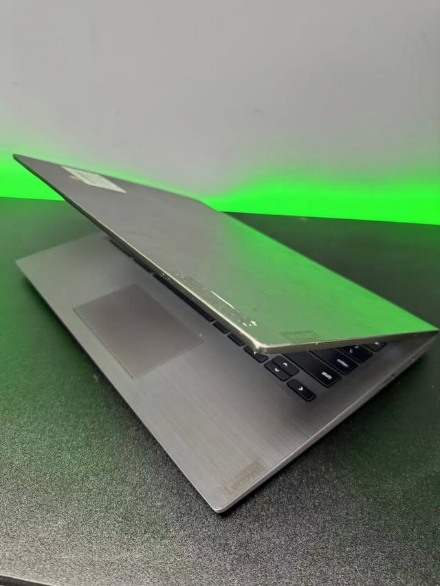 Lenovo Chromebook 14e | AMD | 4G | 32G SSD | 14" in Laptops in Markham / York Region