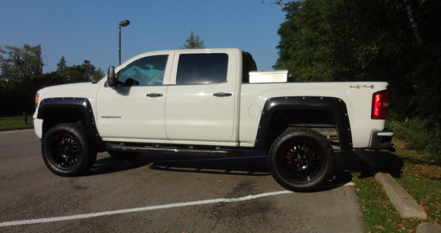 2014 GMC Sierra 1500 CUSTOM Crew Cab 4WD in Cars & Trucks in St. Catharines - Image 4