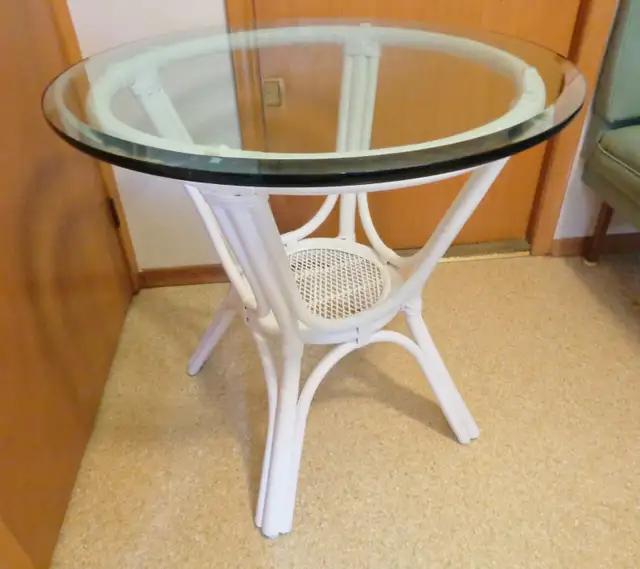 NATURAL WICKER RATTAN STAND WITH TEMPERED GLASS TABLE TOP in Dining Tables & Sets in Guelph - Image 2
