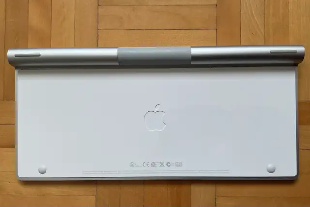 Apple A1314 wireless keyboard in Mice, Keyboards & Webcams in City of Montréal - Image 3