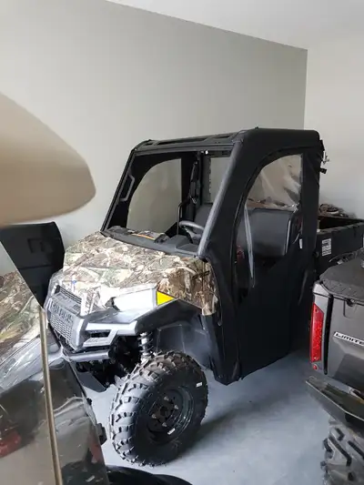 Camo 570 polaris Side x Side full roof, heater, full soft enclisure, tip up windshield. 14' Trailer...