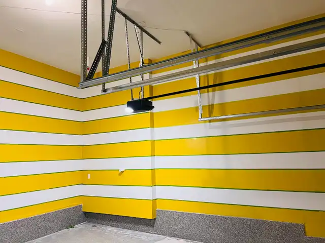 Painting63008304576643123