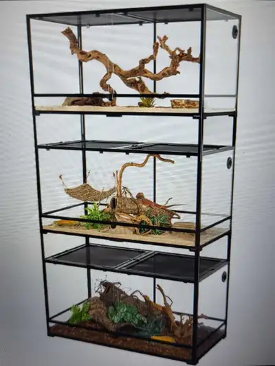 White glass tank, 3 tier stacking anodized racks, top lifting mesh and side sliding doors. For aquar...