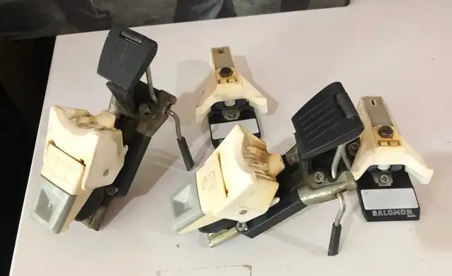 Solomon 347 Downhill Ski Bindings in Ski in Kingston - Image 3