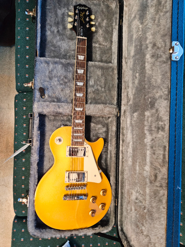 Epiphone Gold Top Standard w Hardshell Case. Excellent Condition in Guitars in Oshawa / Durham Region - Image 2