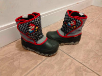 Mario Snow boots and snow pants 