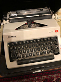 Typewriter in Carry-case