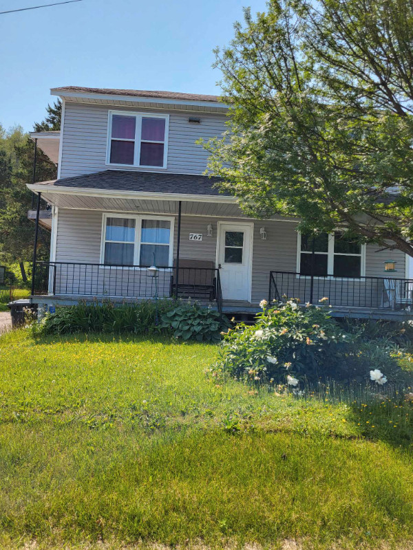 2 LOGEMENTS A ÉTAGES AVEC SOUS-SOL, GARAGE dans Maisons à vendre  à Lac-Saint-Jean - Image 2