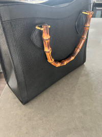 Gucci purse 