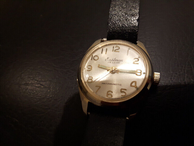 Vintage Eastman Deluxe Mechanical Wind Ladies Wristwatch Watch in Jewellery & Watches in Vancouver