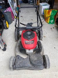 Lawnmower/ Tondeuse à gaz MTD moteur Honda