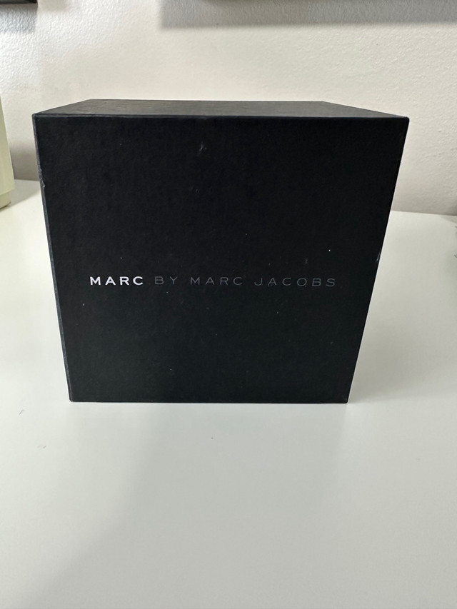 Marc Jacobs watch  dans Bijoux et montres  à Laval/Rive Nord - Image 2