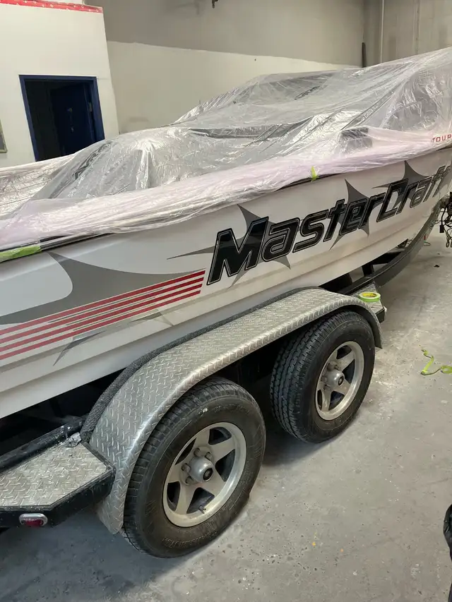 Fiberglass repairs/refinishing523046269454929929