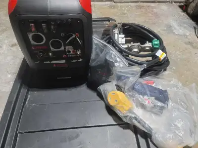 I am selling a brand new iPower SUA2000iD 2000W portable inverter generator, perfect for camping, ta...