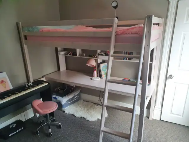 Loft bed with spacious desk Flexa4Dreams. in Beds & Mattresses in Sarnia - Image 2