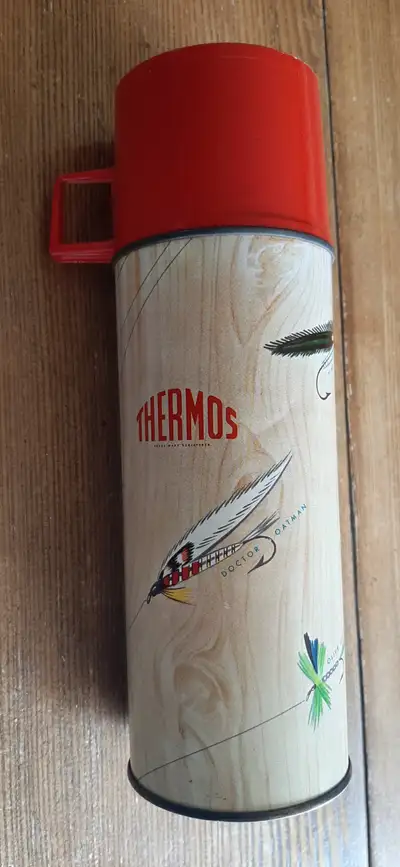 Thermos pêche  vintage des années 1950 - Fabriqué au Canada, View more