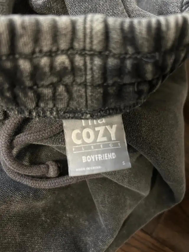 Sweatpants pants Aritzia in Women's - Other in Mississauga / Peel Region - Image 7