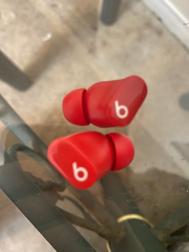 Beats By Dr. Dre Studio Buds NOICE CANCELATION   in Headphones in Oshawa / Durham Region - Image 4