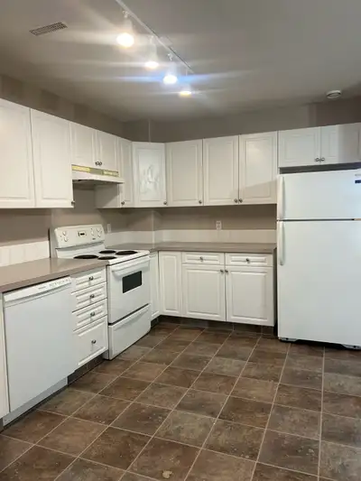 Condo for Rent – Sylvan Lake | 2 Bed, 1 Bath | FIRST MONTH FREE! Spacious and well-maintained 2-bedr...