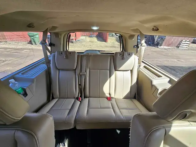 Expedition max  in Cars & Trucks in Edmonton - Image 9