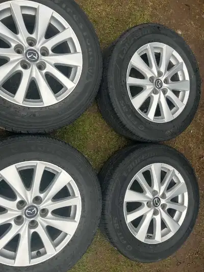 Size: 17x7J Tire size: 225/65/R17 Offset:50 Centre bore: 67.1mm Bolt pattern: 5x114.3 Off of a 2020...
