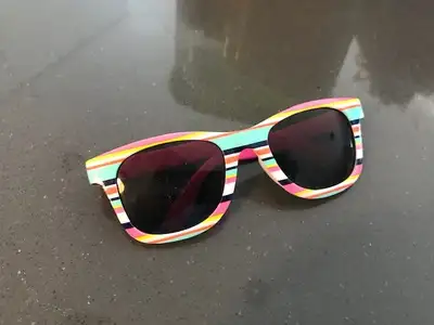 lunettes soleil enfant pour enfant de moins de 5 ans Maison non fumeur et sans animaux. Argent compt...