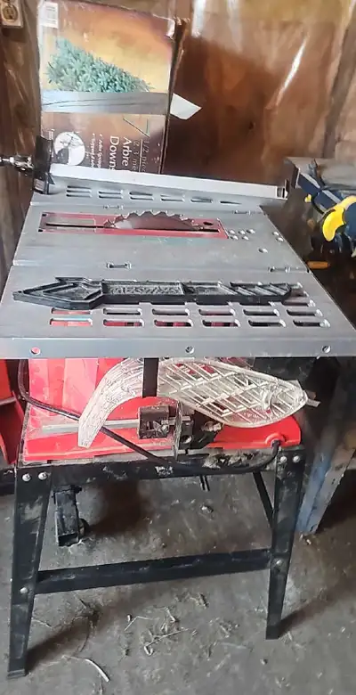 I have table saws a few to choose from including chop saw tile saw radial saw scroll saw also have a...