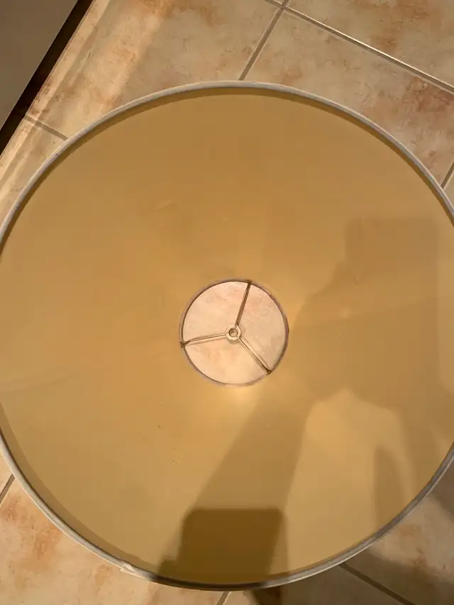 Lamp shade  in Indoor Lighting & Fans in Mississauga / Peel Region - Image 3