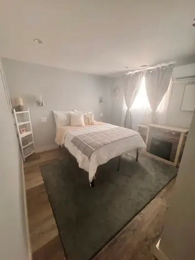 Looking for a tenant for my guestroom located on the top of 2 mile Hill looking for immigrant or res...