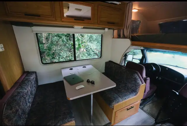 VR CLASSE C 24 PIEDS - FORD 1993 in RVs & Motorhomes in Laurentides - Image 10