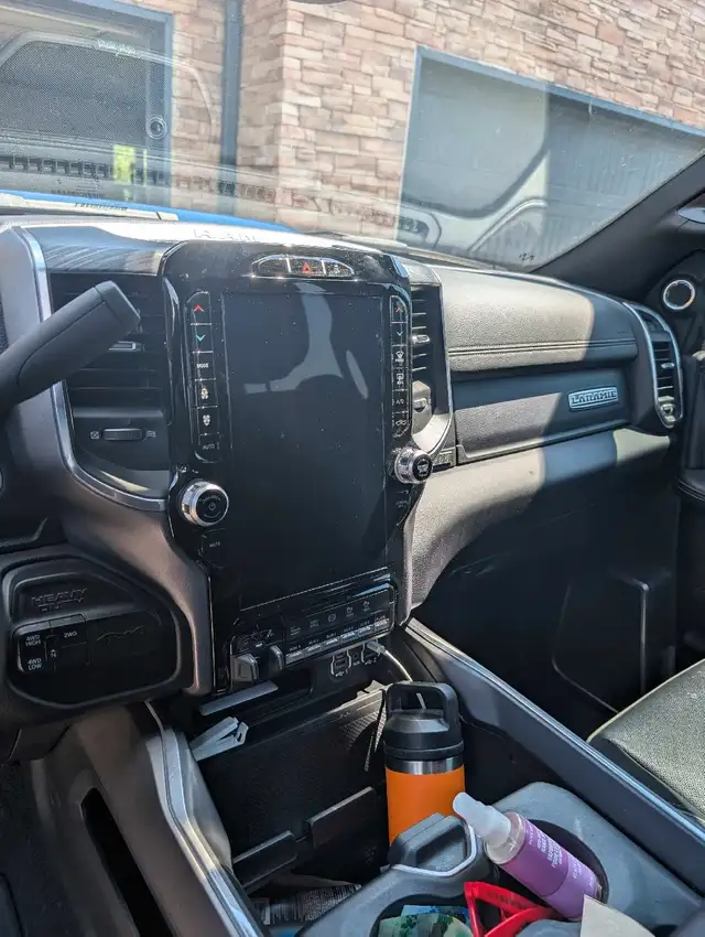 2023 Ram 3500 Megacab  dans Autos et camions dans Ville d’Edmonton - Image 8