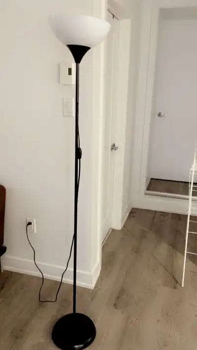 Lampe et ampoule., View more